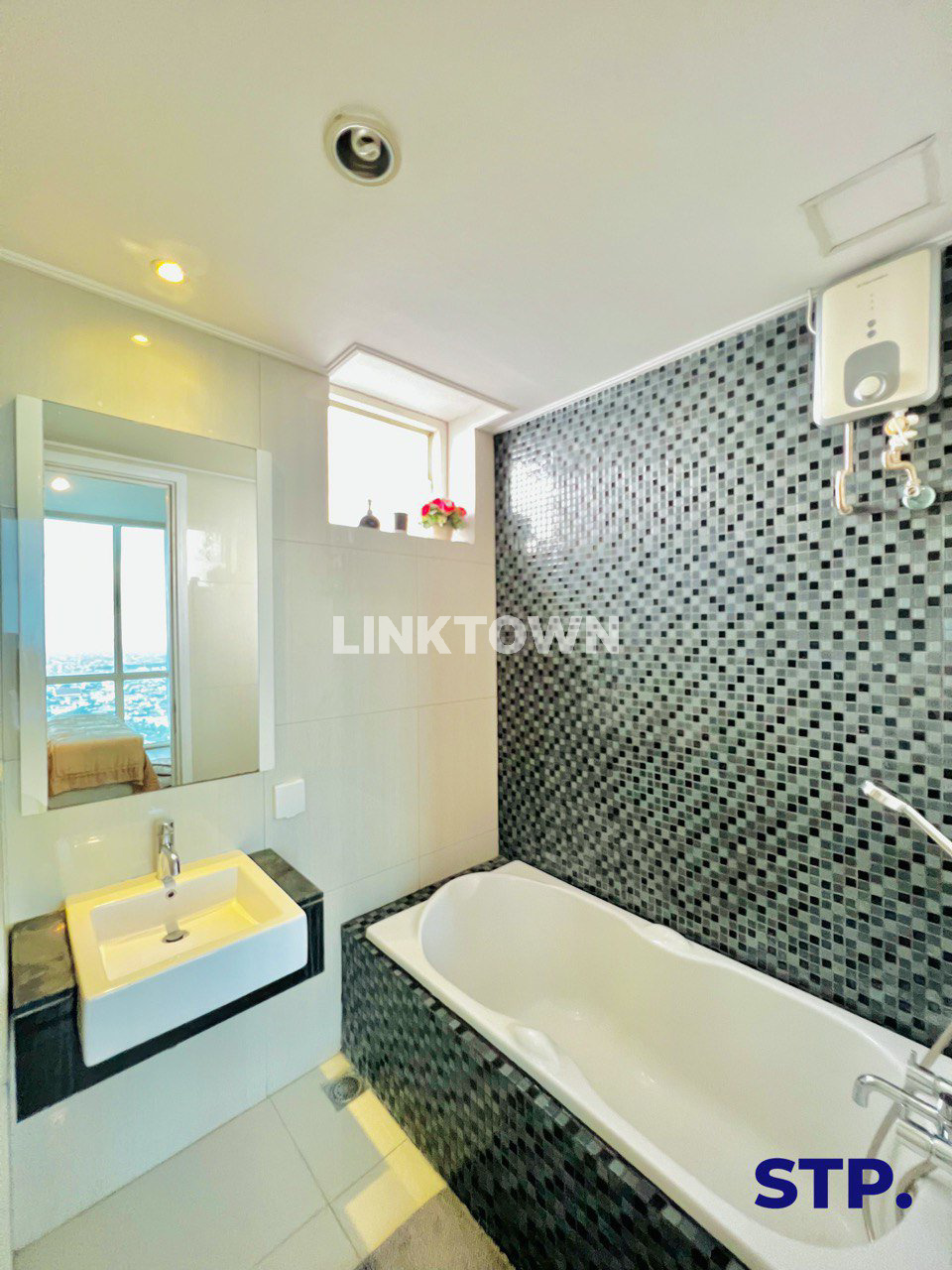 Full Furnish Apartemen Type 3 Br City View di Ciputra World Surabaya