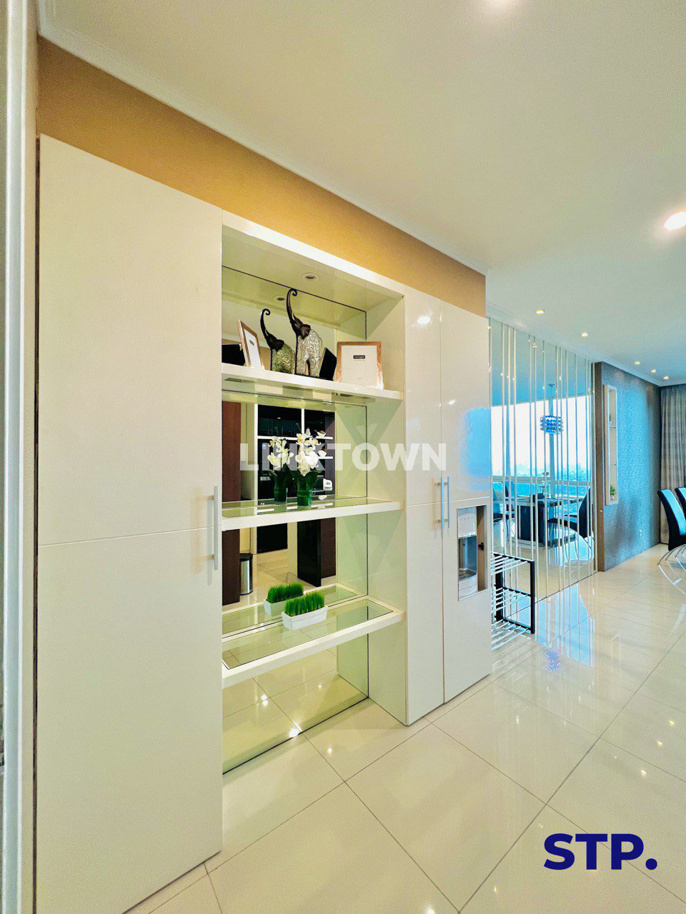 Full Furnish Apartemen Type 3 Br City View di Ciputra World Surabaya