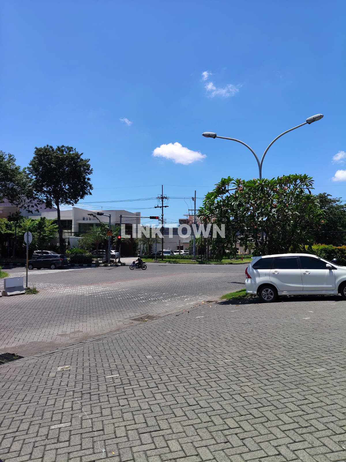Disewakan Nego Sampai Deal Ruko 3 Lantai Cocok untuk Kantor, Bank, Bimbel di Ruko Chofa Surabaya Barat