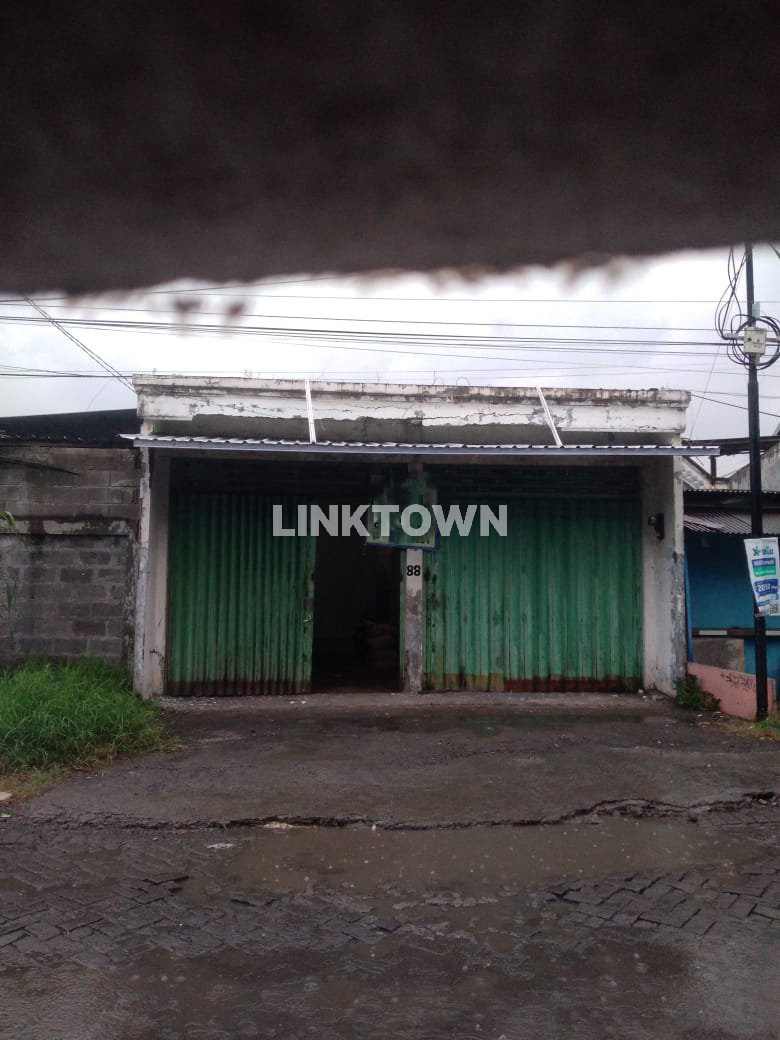 Dijual Gudang Lokasi Strategis di Kepatihan Menganti Gresik