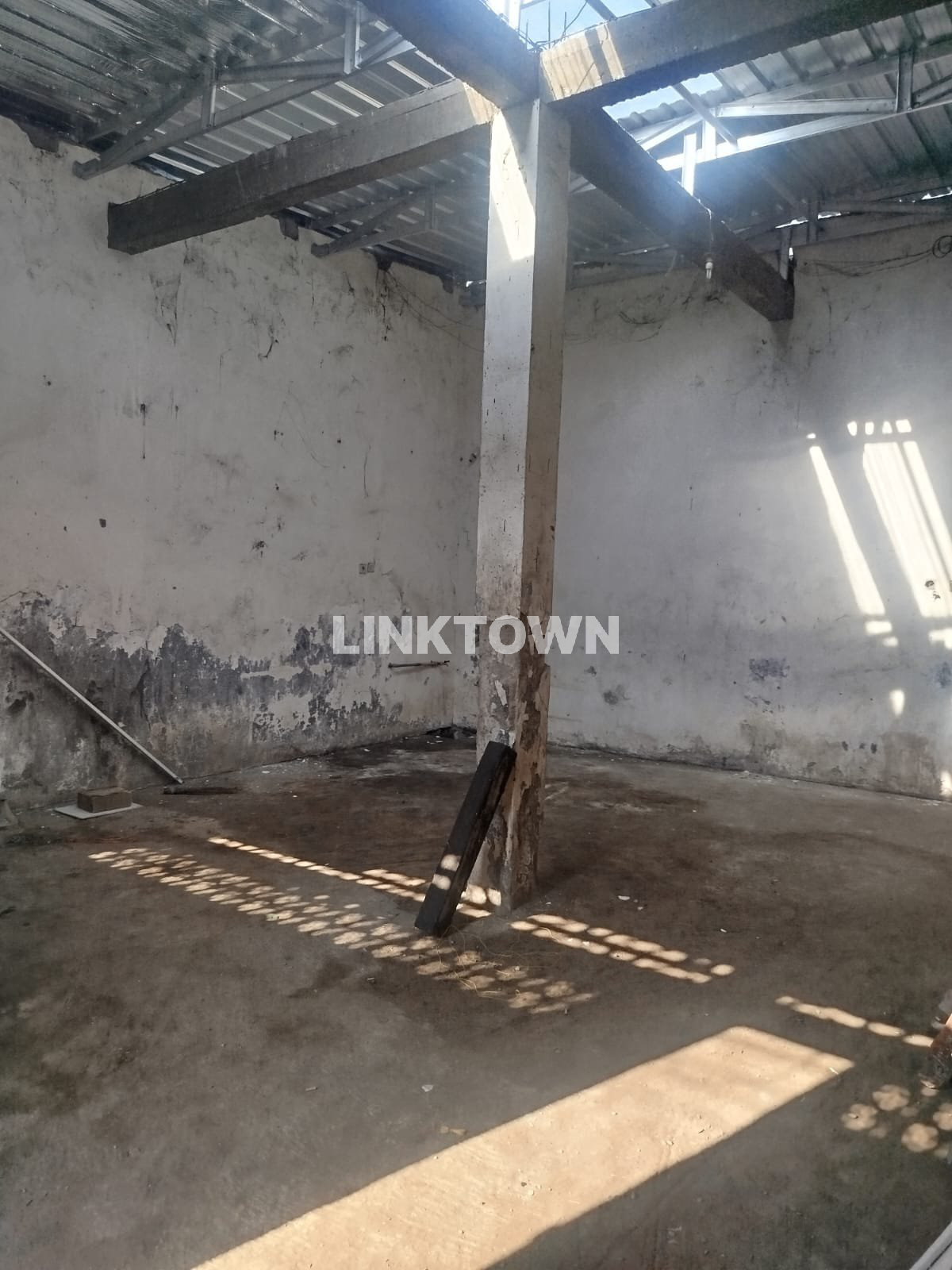 Dijual Gudang Lokasi Strategis di Kepatihan Menganti Gresik