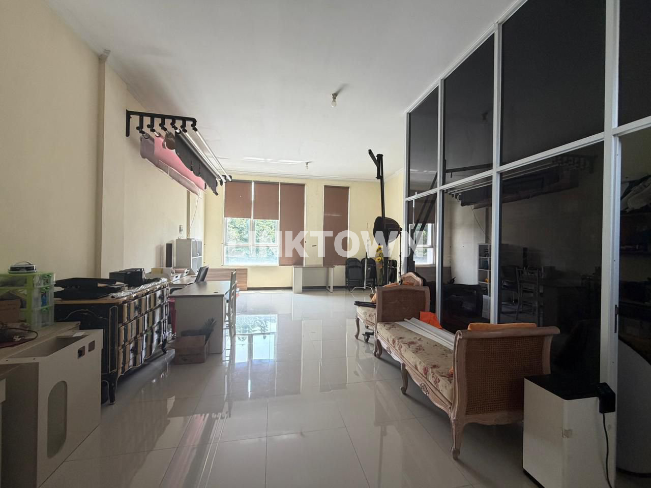Dijual Ruko 3 Lantai Nego Cocok untuk Tempat Usaha atau Kantor di Raya Dharmahusada Surabaya