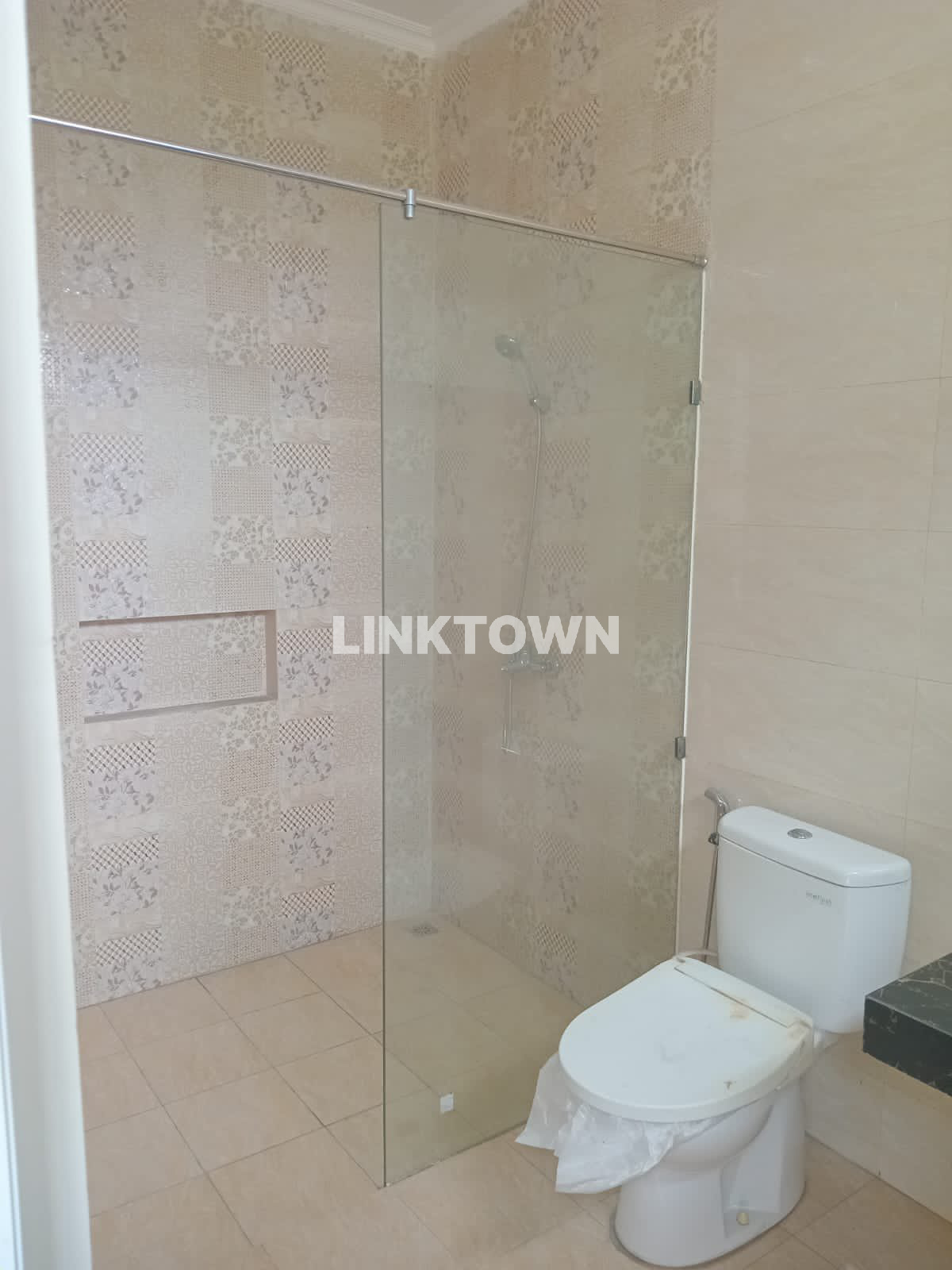 Rumah Baru Gress Harga Nego di Royal Residence Surabaya Barat