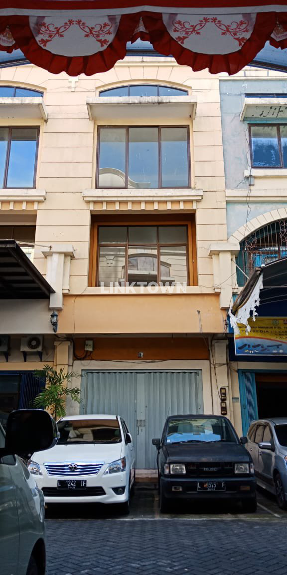 Disewakan Ruko 3,5 Lantai Lokasi Strategis di Panjang Jiwo Surabaya