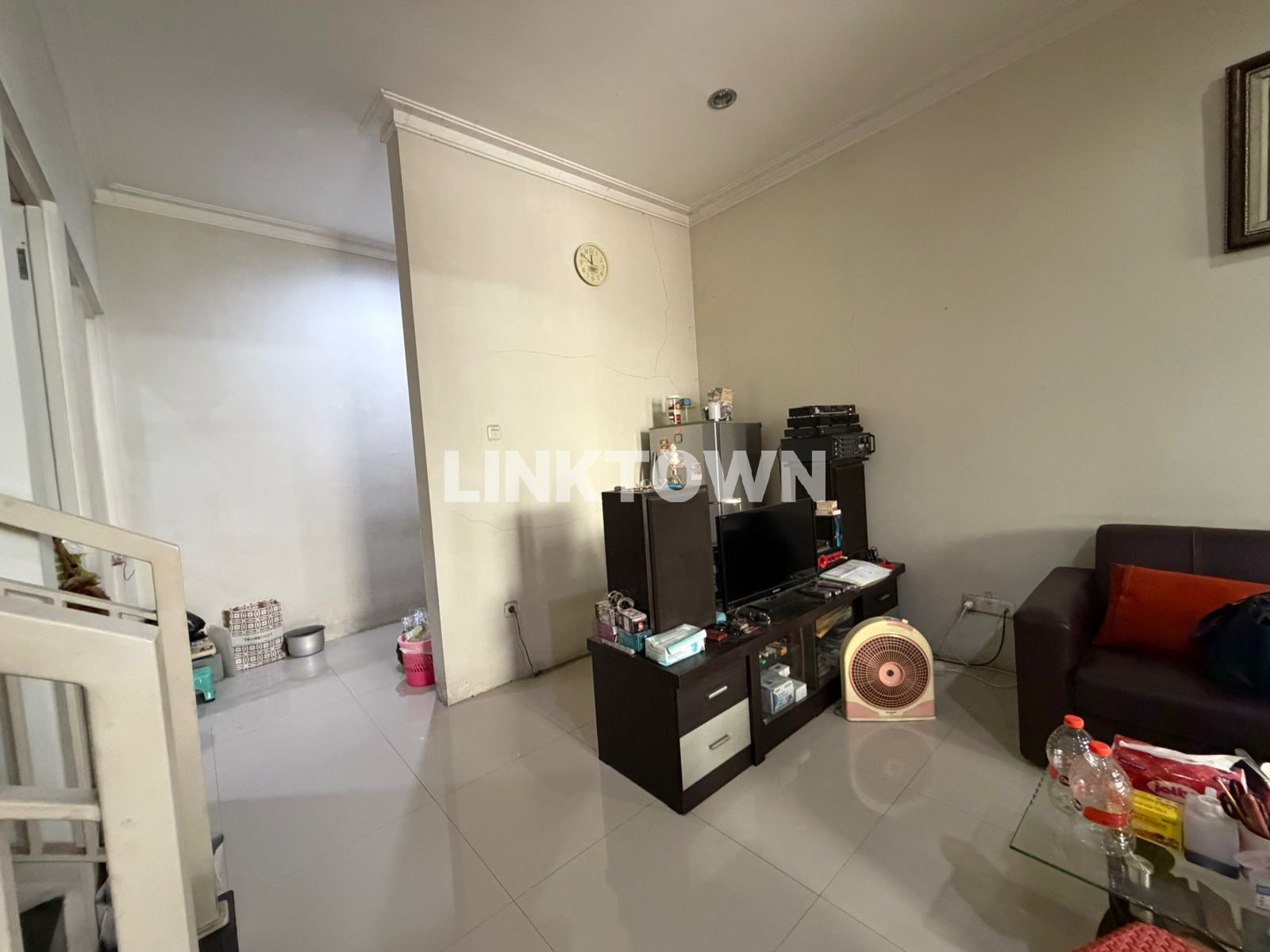 Dijual Rumah 2 Lantai Siap Huni Strategis di Dukuh Kupang Surabaya