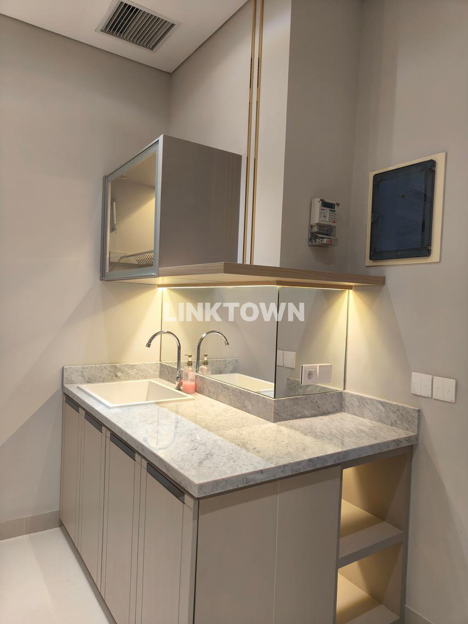 Disewakan Murah Apartemen Siap Huni di Apartemen Ciputra World Surabaya