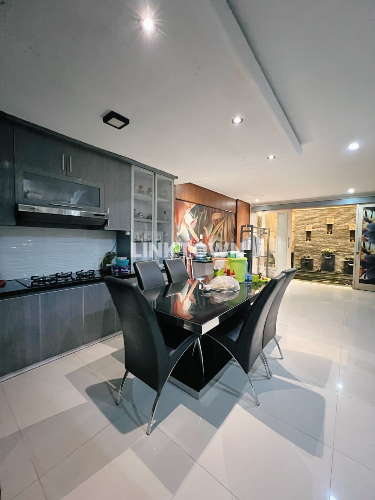 Hunian Modern 2 Lantai di Kawasan Perum Gunungsari Indah Surabaya