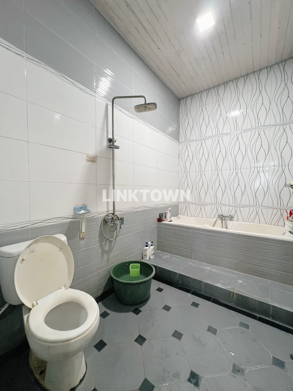 Hunian Modern 2 Lantai di Kawasan Perum Gunungsari Indah Surabaya