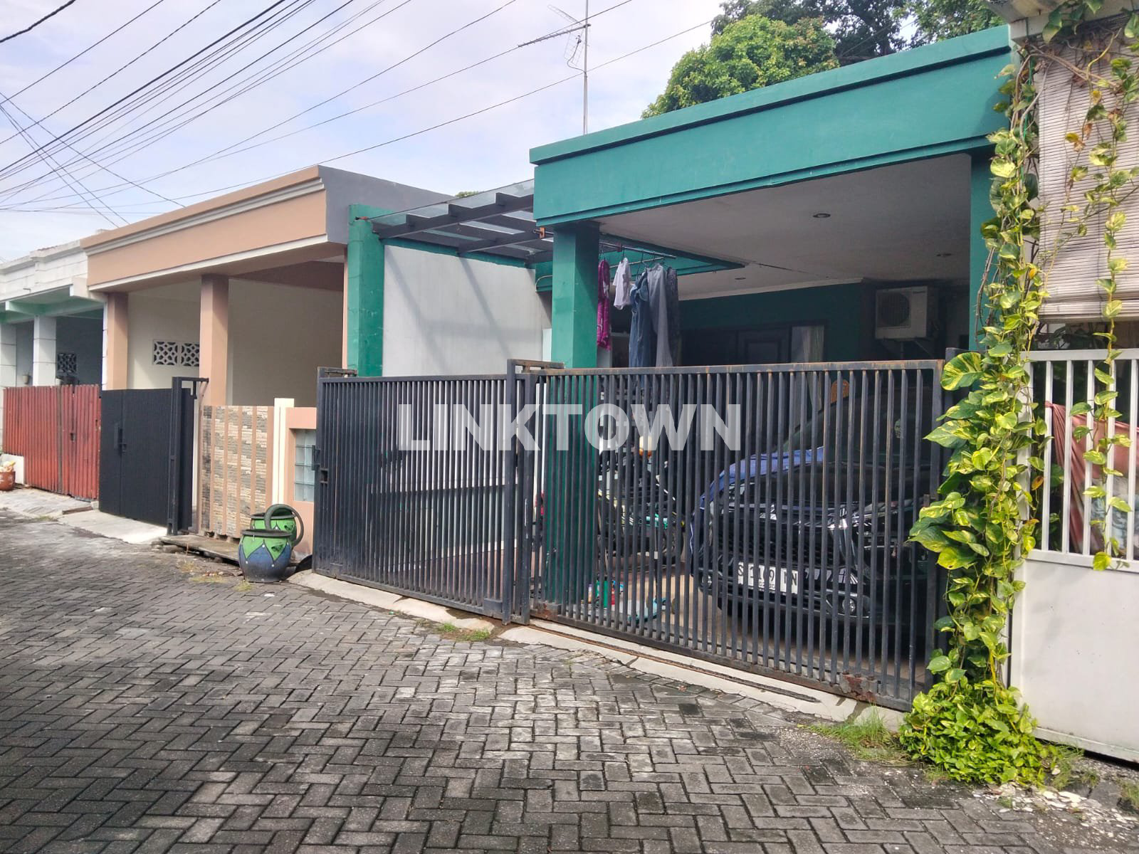 Dijual Rumah Dekat Pusat Kota Surabaya di Kutisari Residence