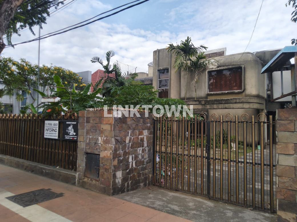Dijual Rumah Strategis di Darmo Pusat Kota Surabaya