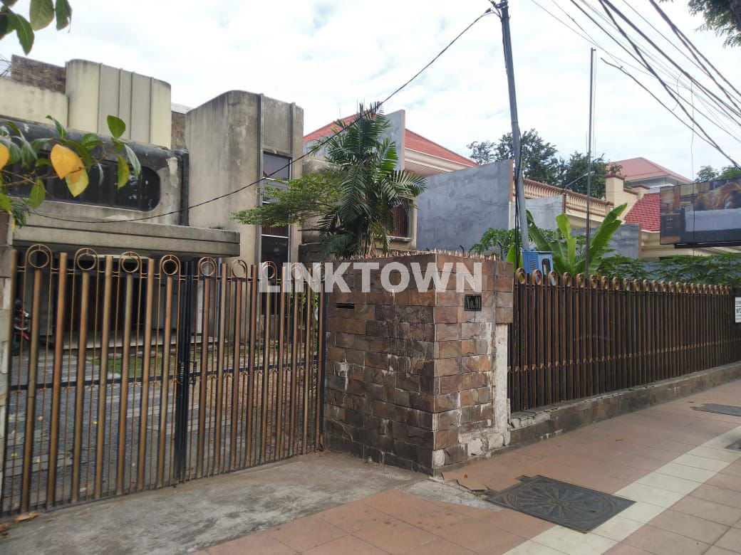 Dijual Rumah Strategis di Darmo Pusat Kota Surabaya