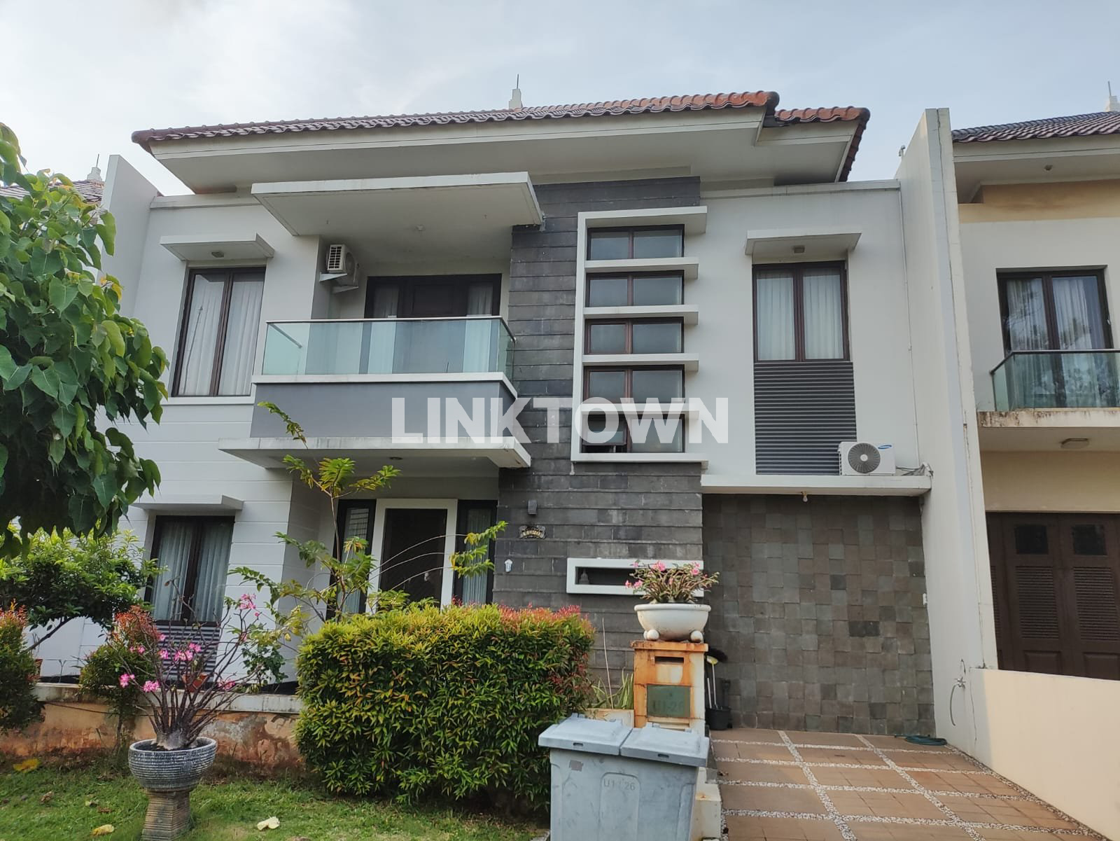 Turun Harga Rumah Full Furnish Cluster Taman Cemara Nego