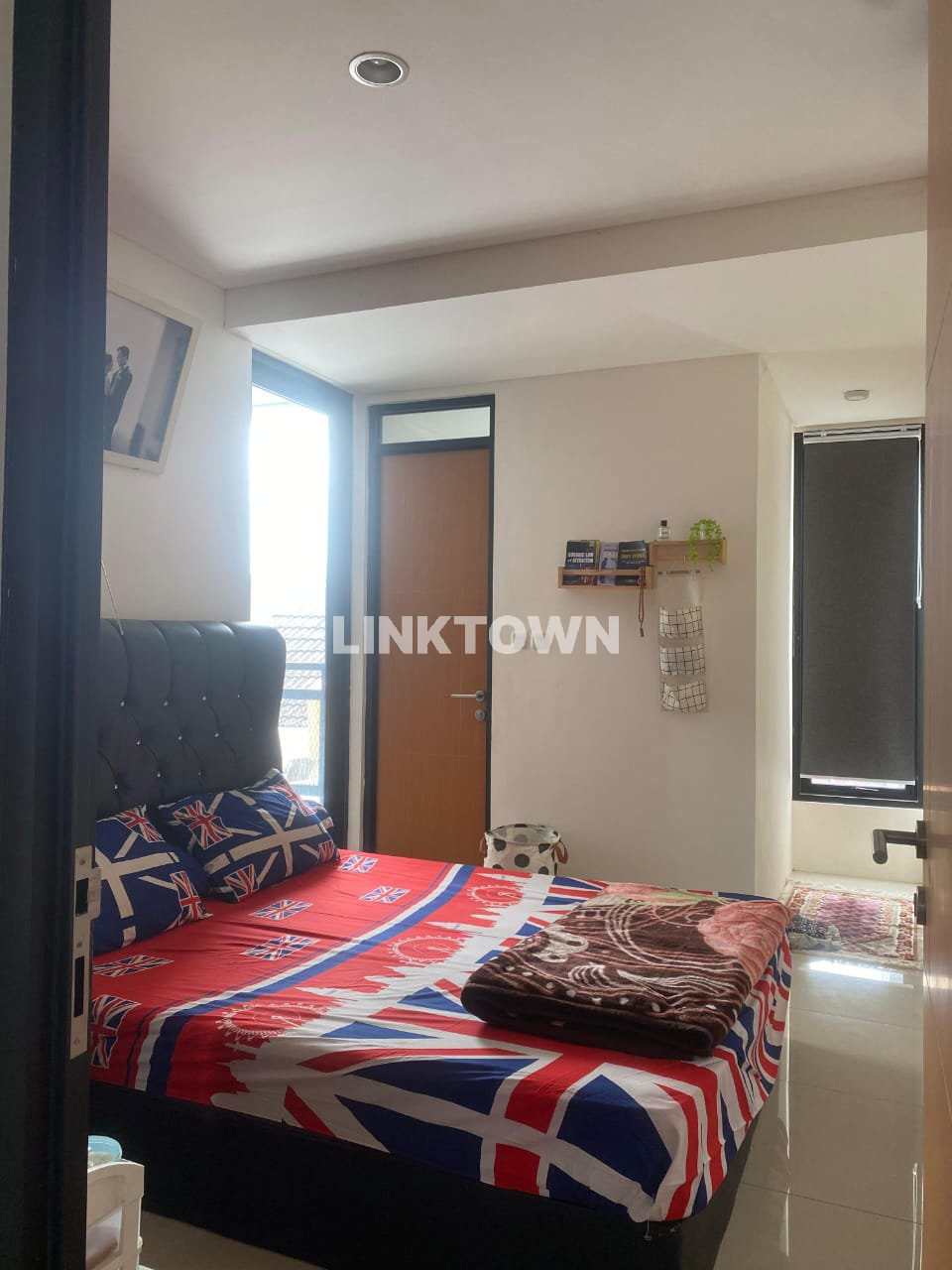 Dijual Rumah Strategis Modern dekat Summarecon Bandung