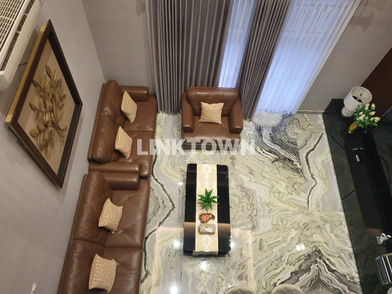 Full Furnished Siap Huni Hunian Modern 3 Lantai di North Emerald Mansion
