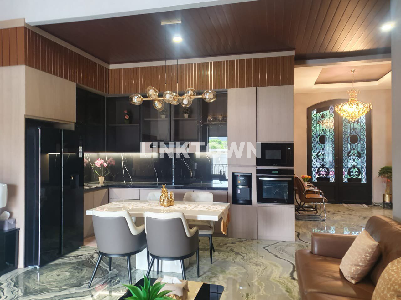Full Furnished Siap Huni Hunian Modern 3 Lantai di North Emerald Mansion
