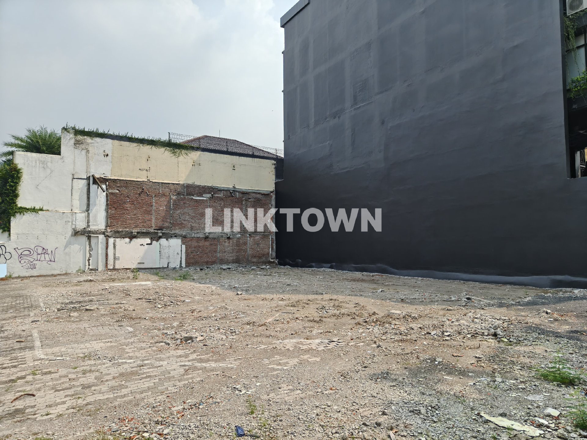 Dijual Tanah di Kawasan Komersial di Raya Dr Sutomo
