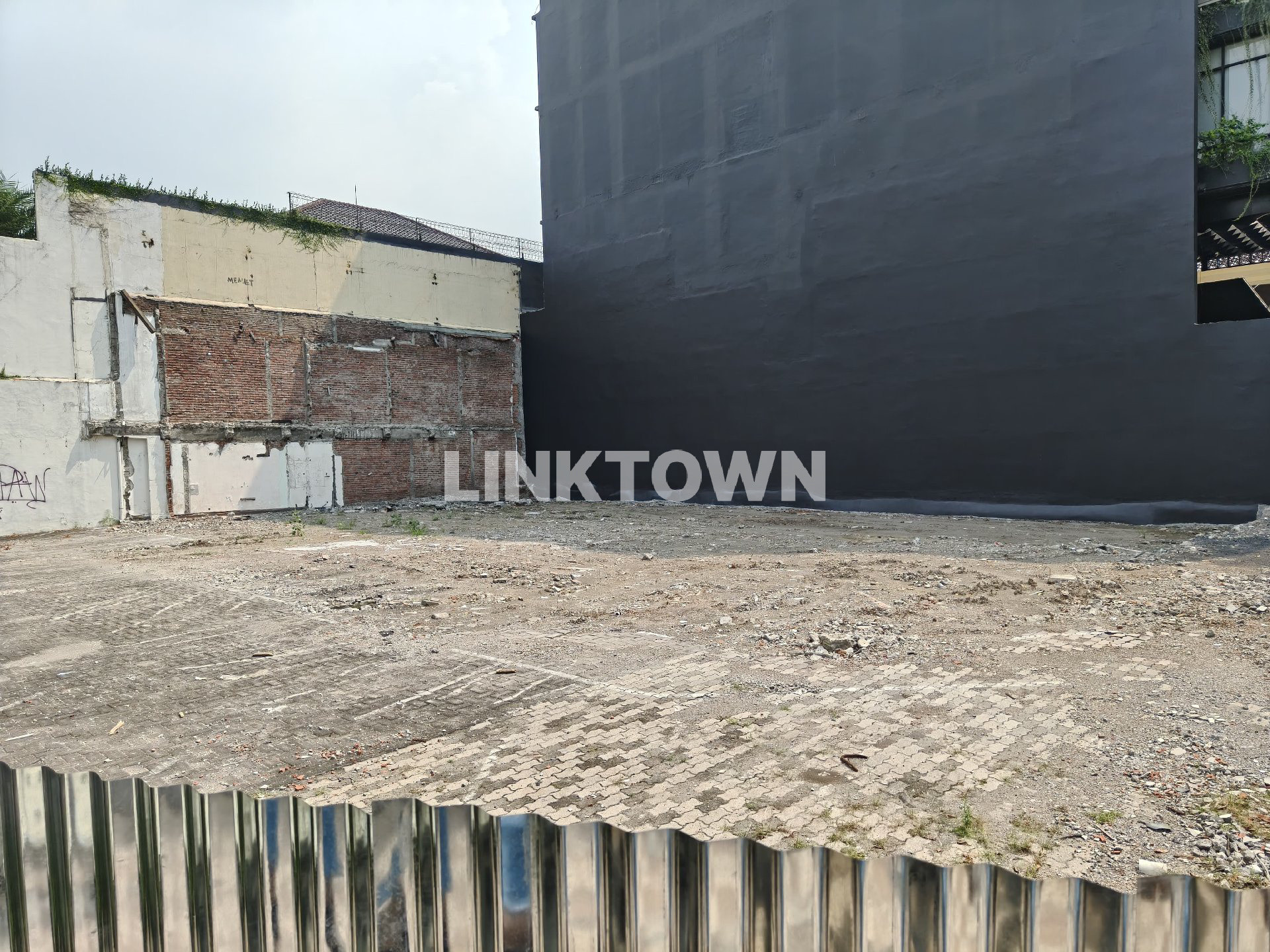 Dijual Tanah di Kawasan Komersial di Raya Dr Sutomo