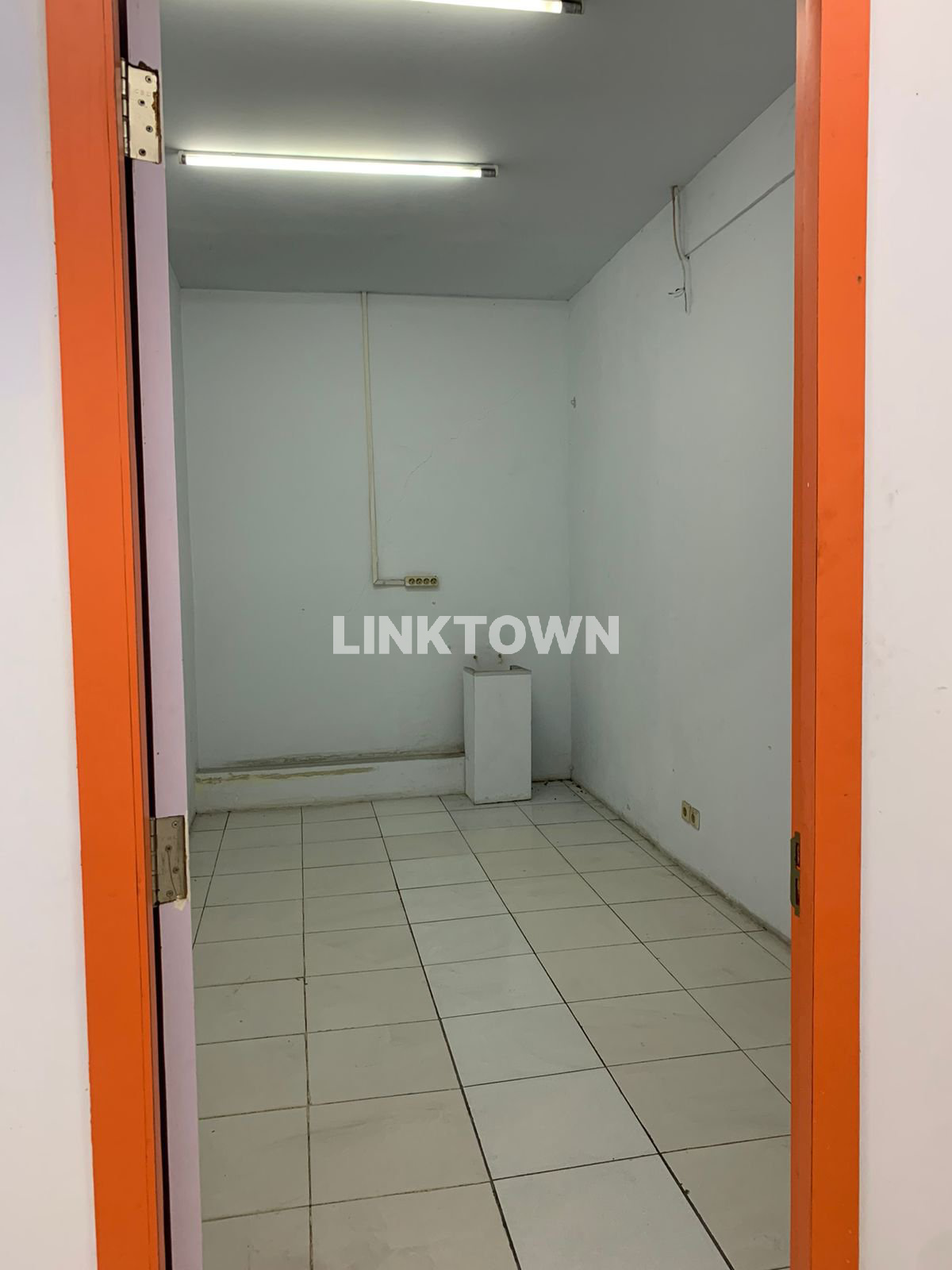 Dijual Ruko Komersial Cocok untuk Usaha di Dharmahusada Surabaya