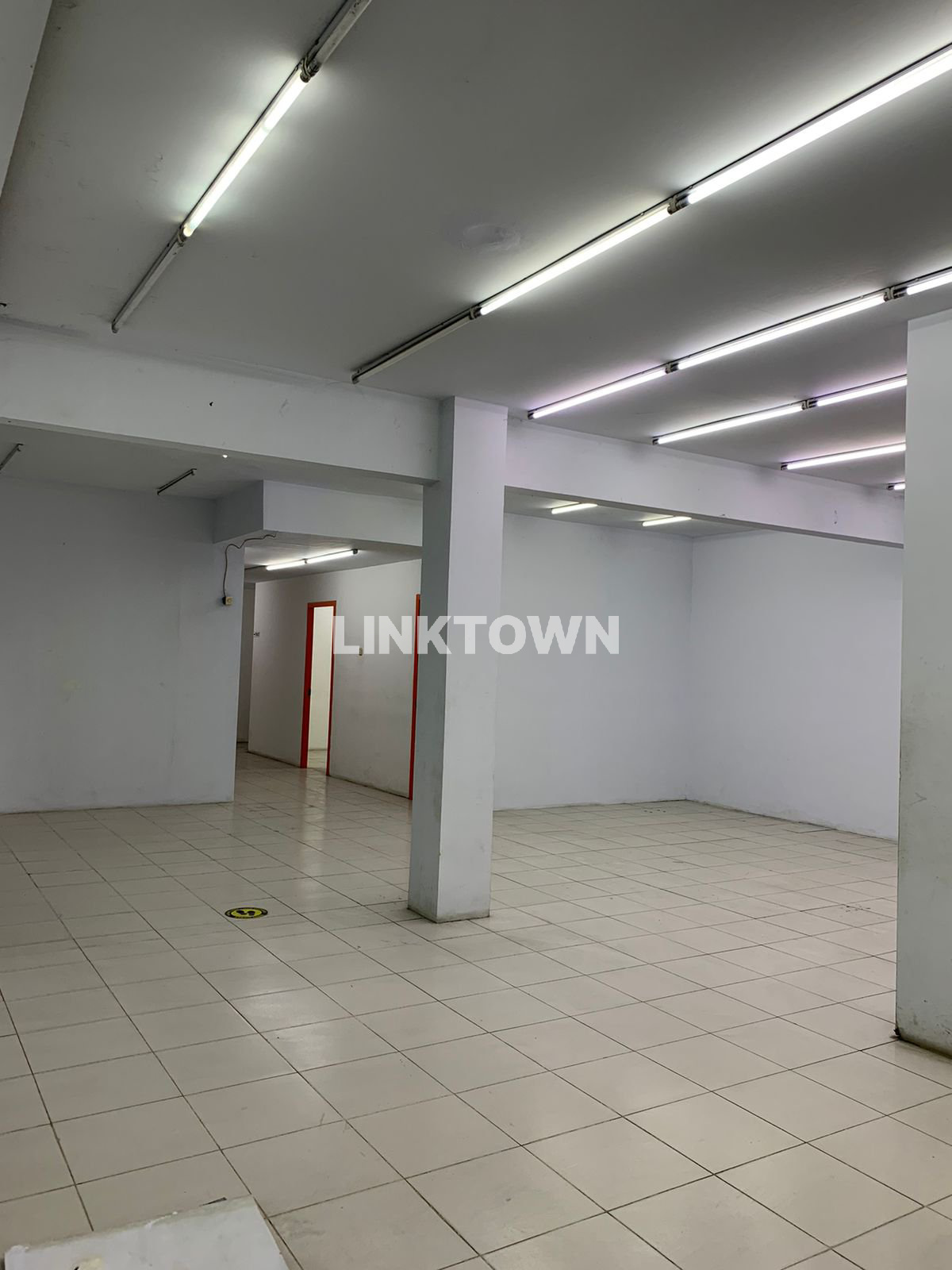 Dijual Ruko Komersial Cocok untuk Usaha di Dharmahusada Surabaya