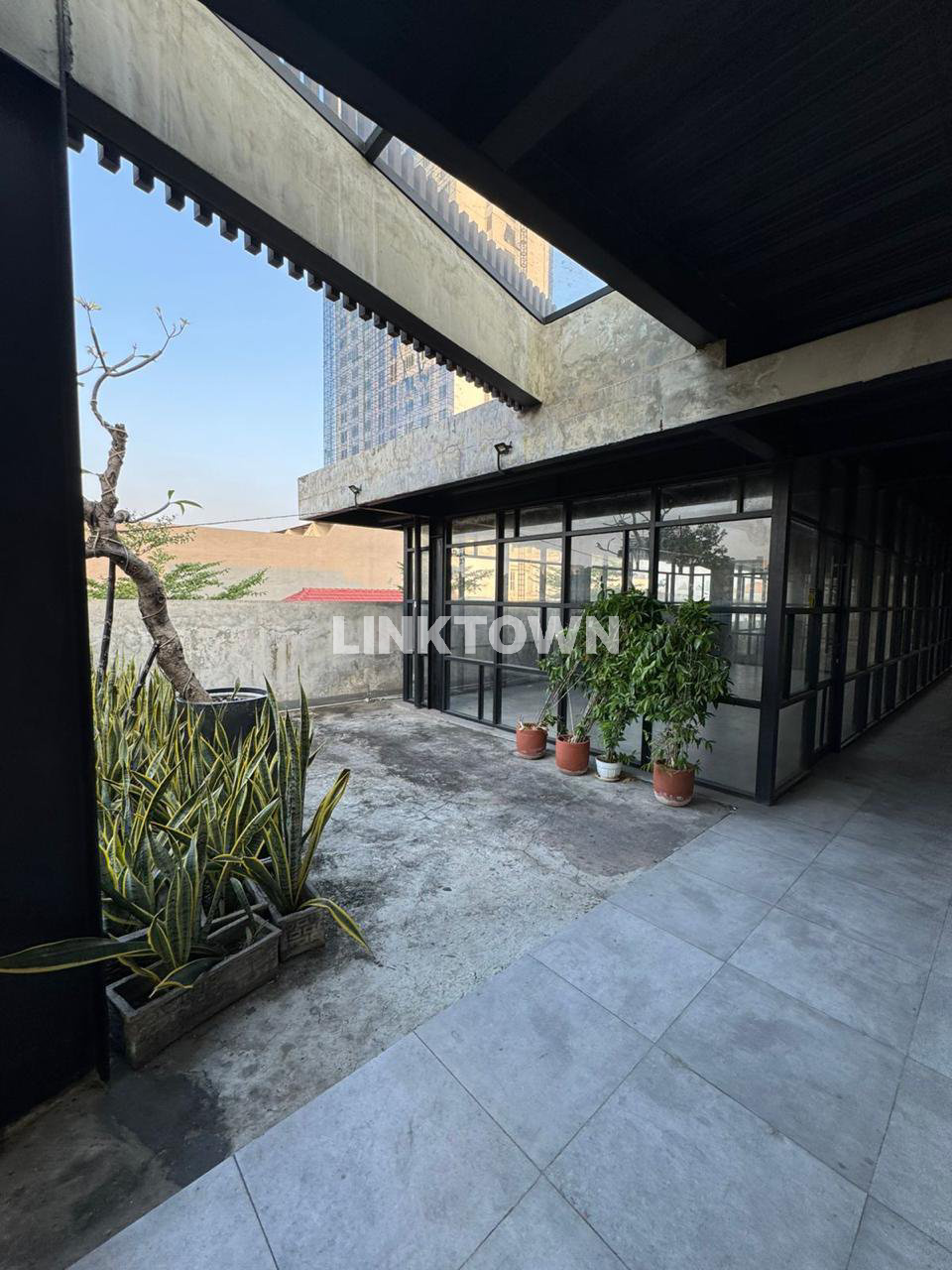 Ex Resto Siap Pakai Dijual Nego dan Disewakan Lokasi Hr Muhammad Surabaya