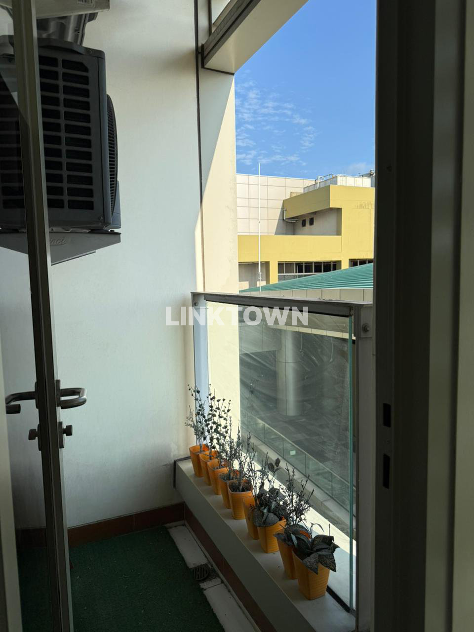 Disewakan Apartemen Praxis Full Furnished Tengah Kota Surabaya