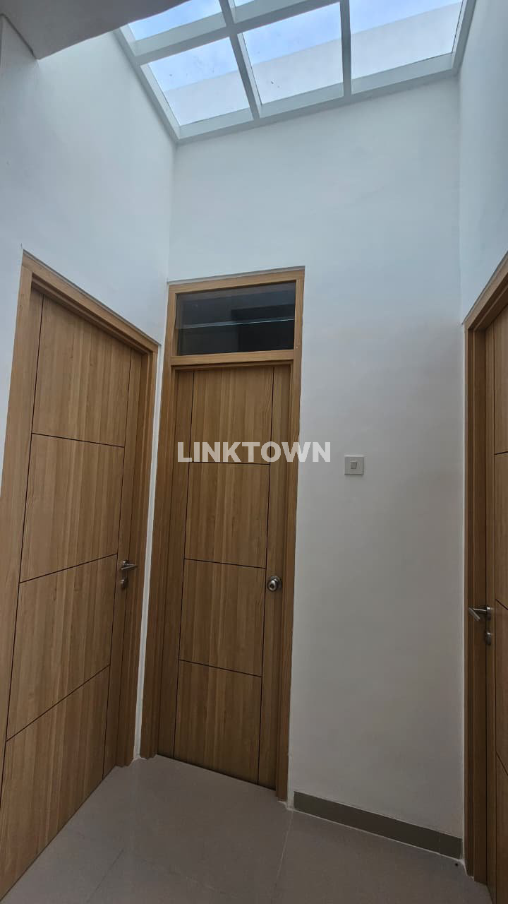 Paling Murah dan Nego Rumah Mezzanine Siap Huni di Woodville
