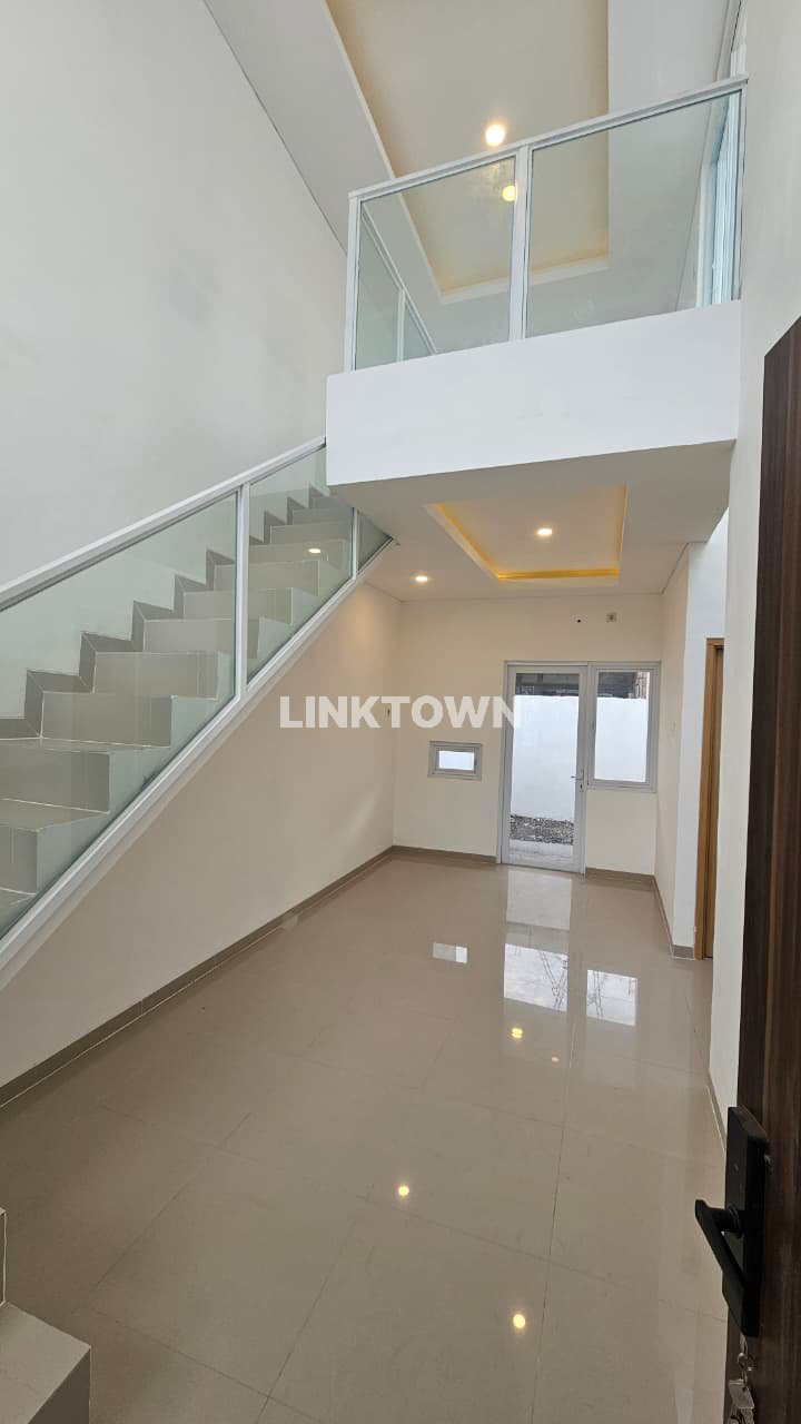 Paling Murah dan Nego Rumah Mezzanine Siap Huni di Woodville