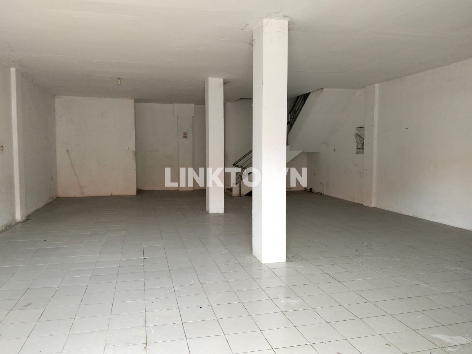 Dijual 2 Ruko 3 Lantai Cocok untuk Kantor di Veteran Surabaya