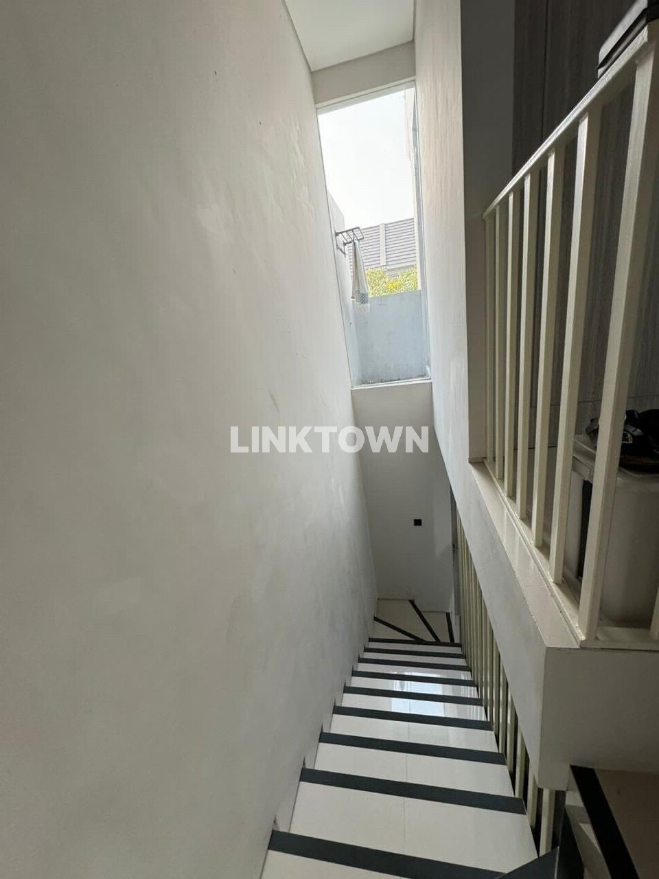 RUMAH MODERN MINIMALIS UNDER 2M - SURABAYA BARAT