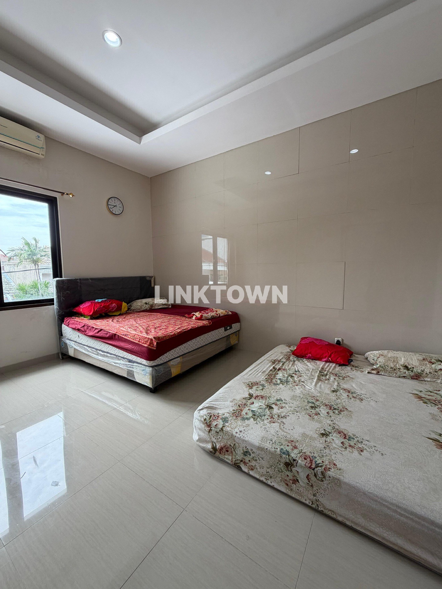 RUMAH MODERN MINIMALIS TENGAH KOTA SURABAYA BARAT