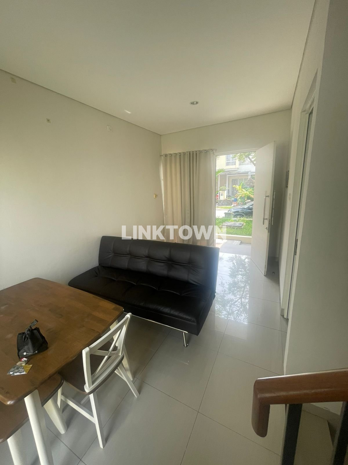 Disewakan Rumah 2 Lantai Cluster Adara Harapan Indah