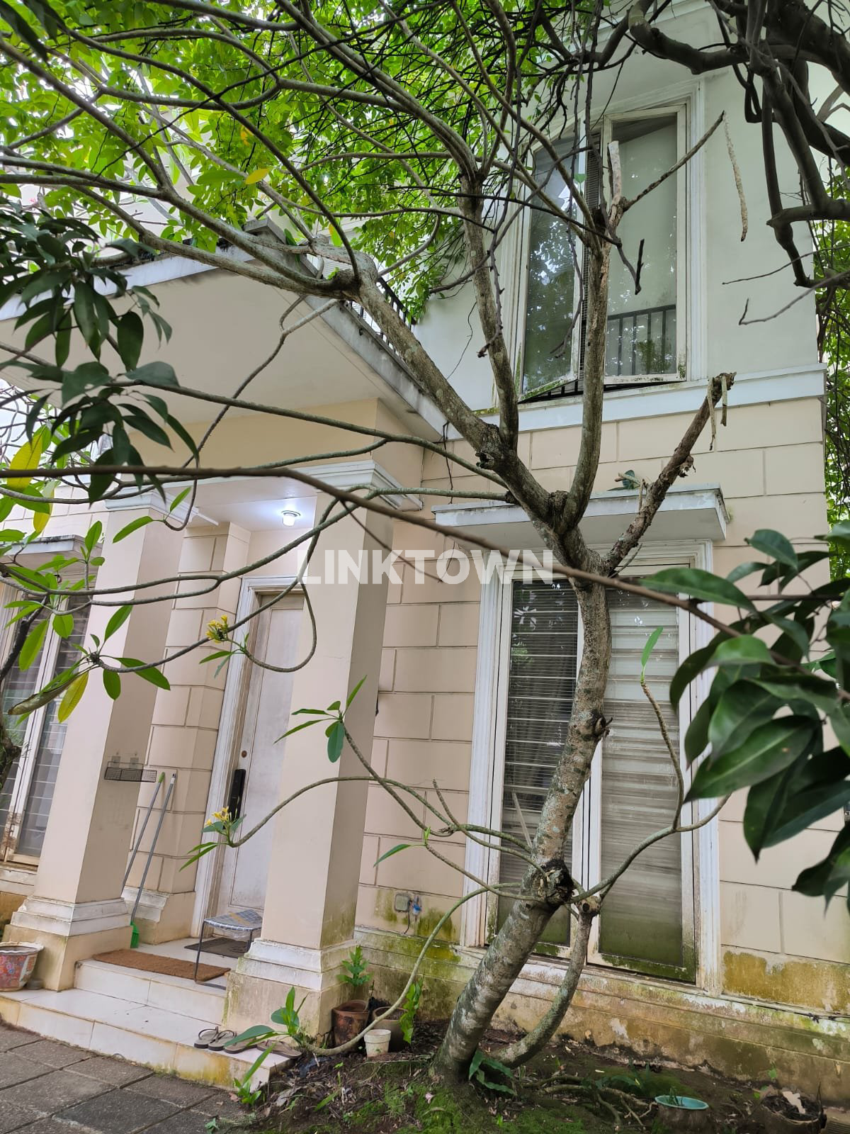 Dijual Rumah 2 Lantai di Les Belles Maisons Tangerang