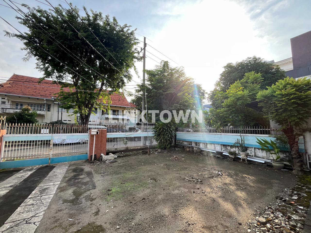 Rumah Sangat Strategis di Kawasan Comal Surabaya