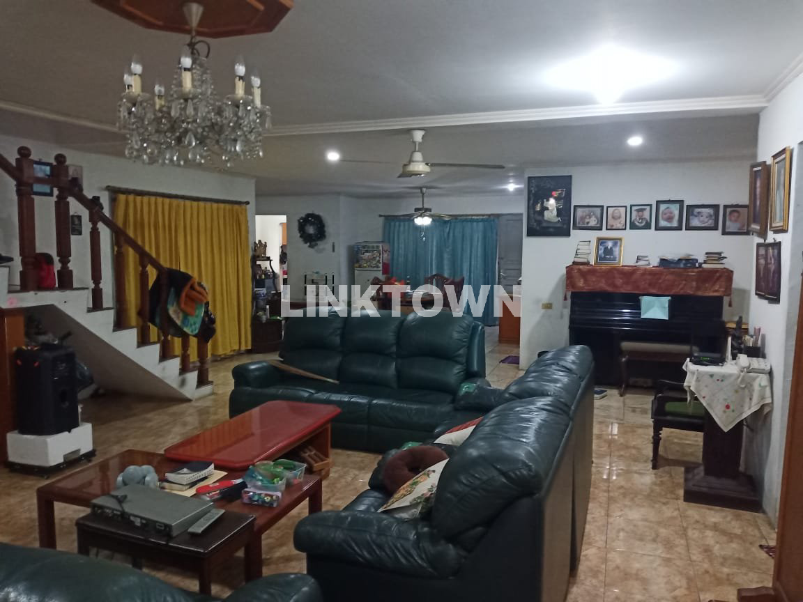 Dijual atau Disewakan Rumah 2 Lantai di Ciputat