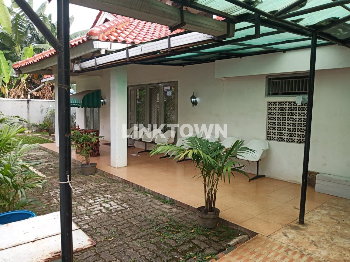 Dijual atau Disewakan Rumah 2 Lantai di Ciputat