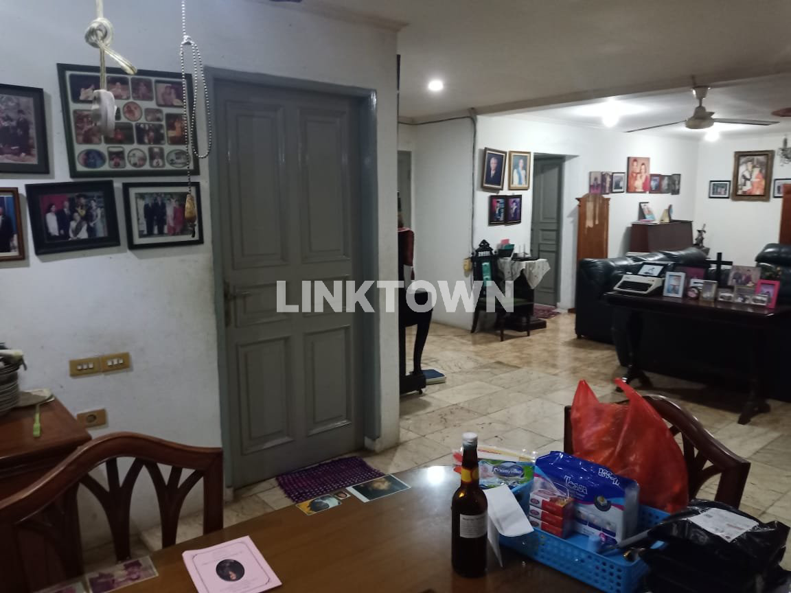 Dijual atau Disewakan Rumah 2 Lantai di Ciputat