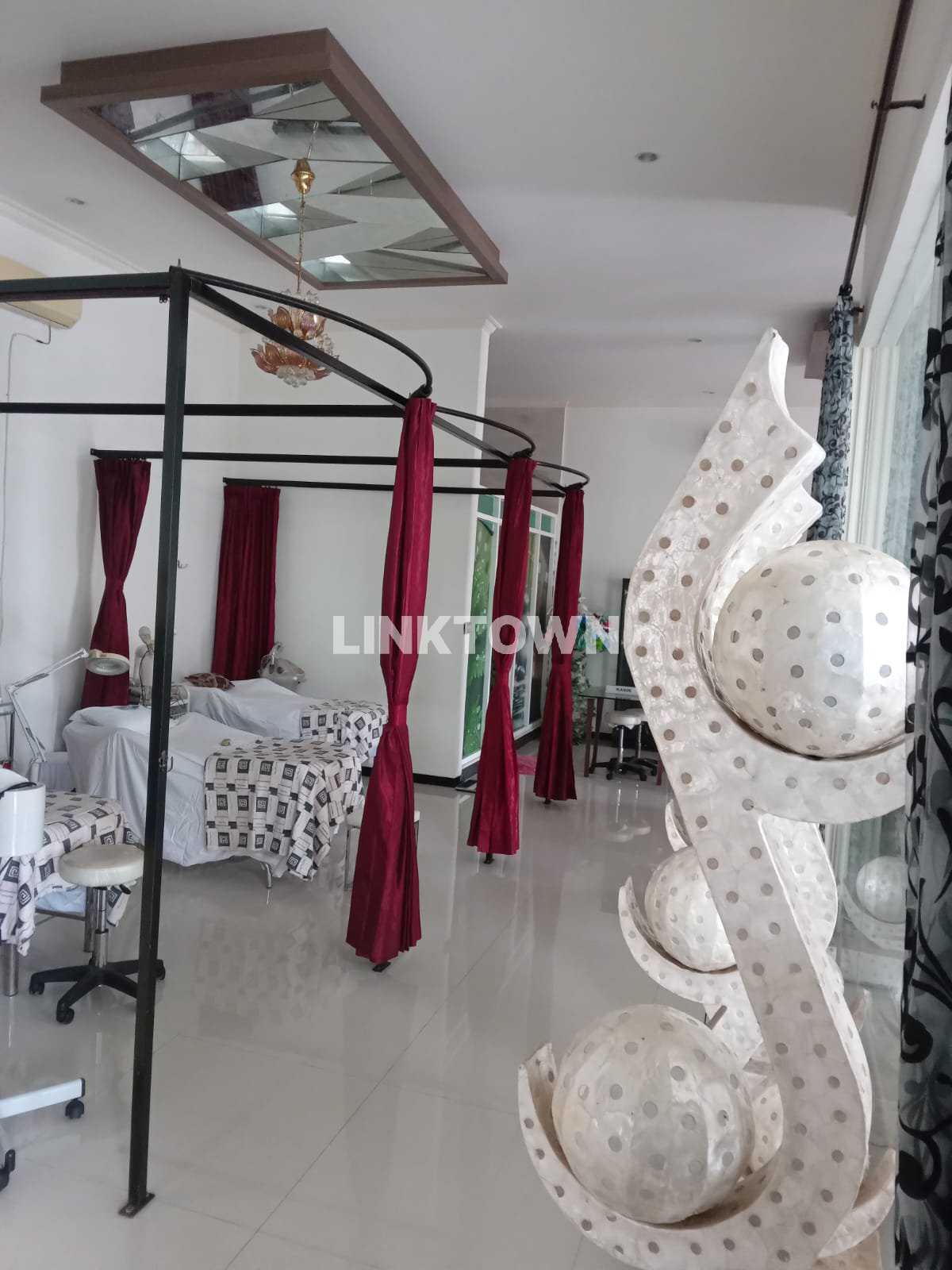 Nego Rumah 3 Lantai Strategis di Rungkut Asri Tengah Surabaya
