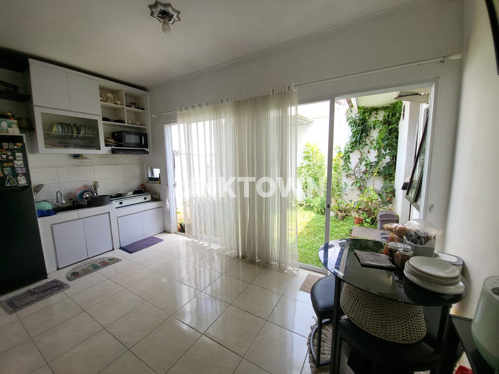 Dijual Rumah di Cluster Aralia Harapan Indah