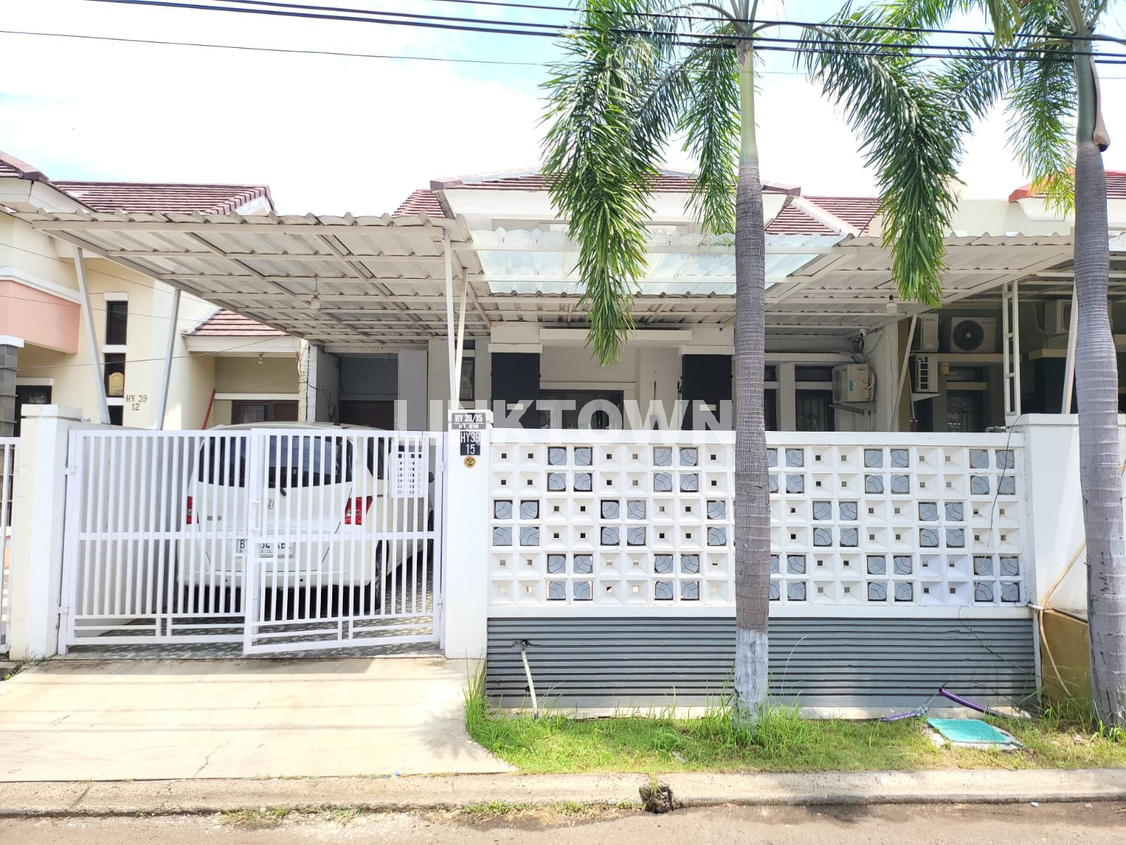 Dijual Rumah di Cluster Aralia Harapan Indah Dijual Rumah di Cluster Aralia Harapan Indah