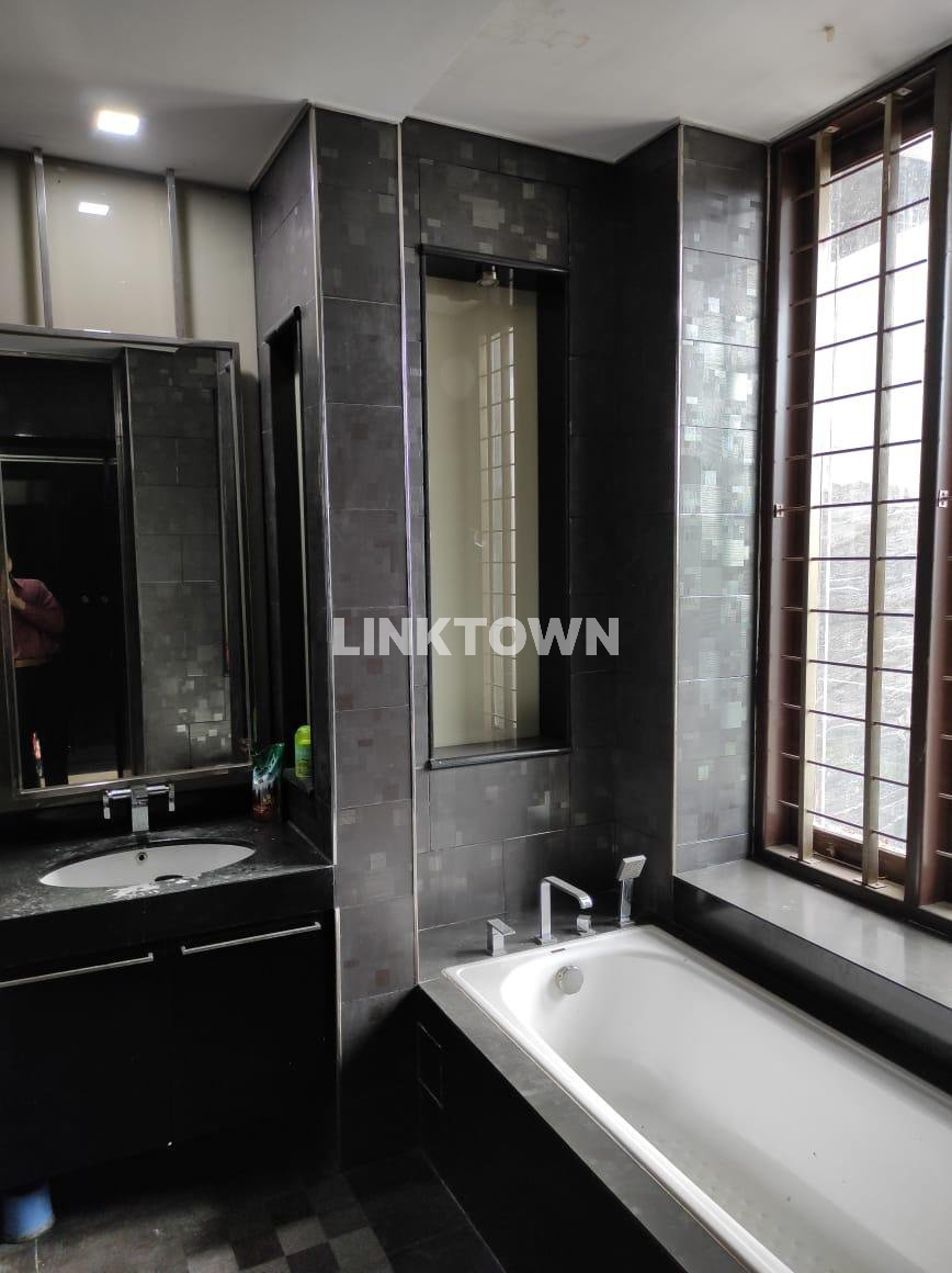 Dijual Rumah di Banjarwijaya Berada di Boulevard