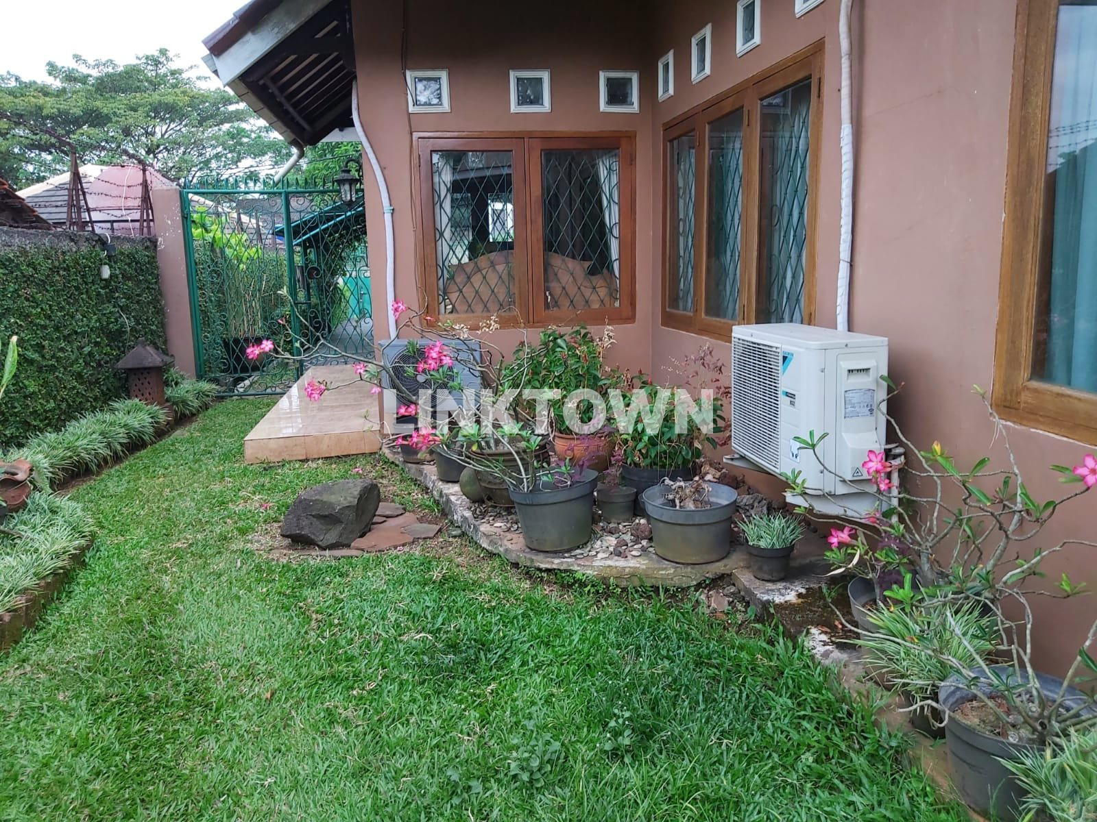 Dijual Rumah Luas Di Jalan Cendrawasih Ciputat