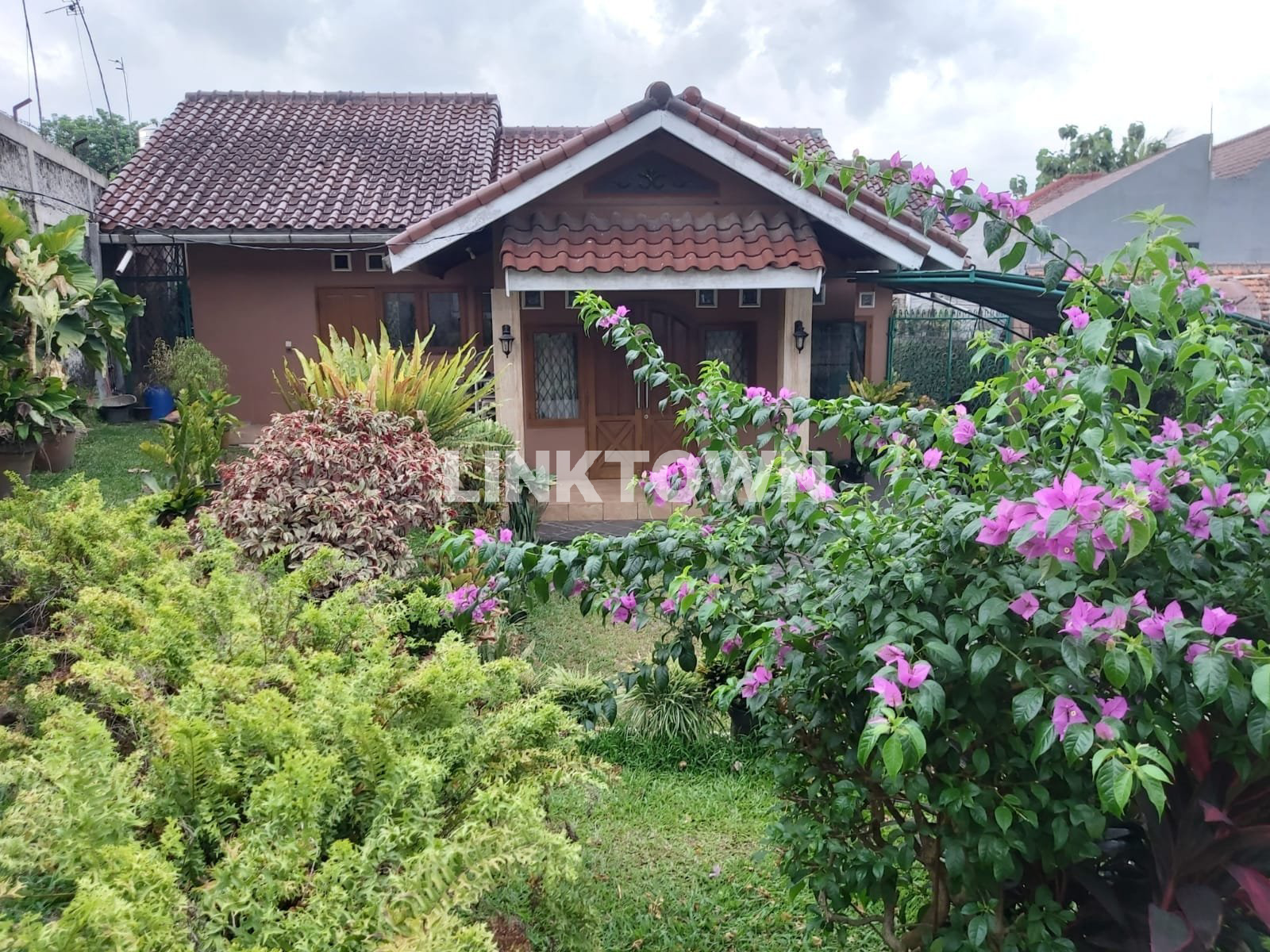 Dijual Rumah Luas Di Jalan Cendrawasih Ciputat Dijual Rumah Luas Di Jalan Cendrawasih Ciputat