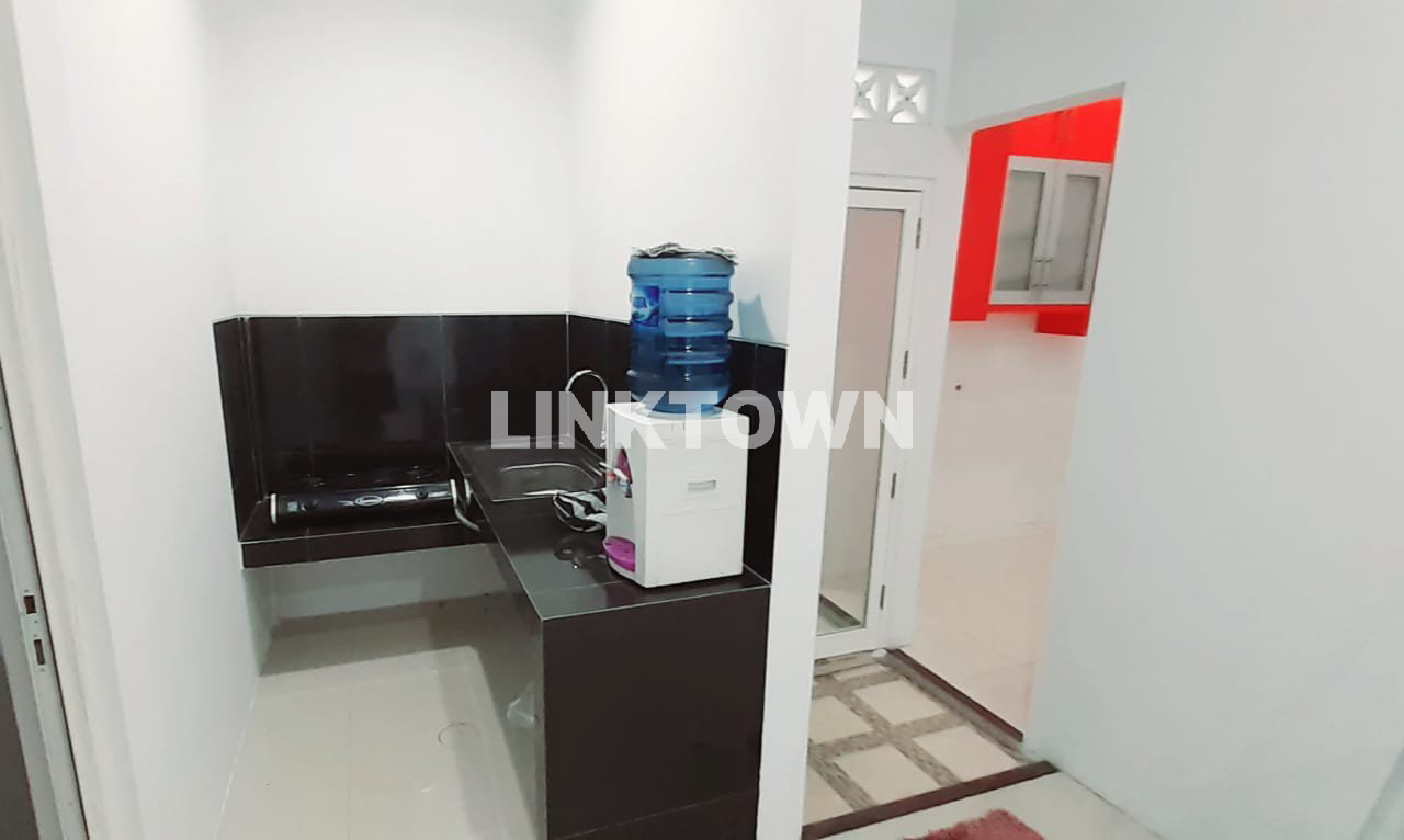 Rumah 3 Lantai Rooftop di Graha Taman Pelangi Bsb Semarang
