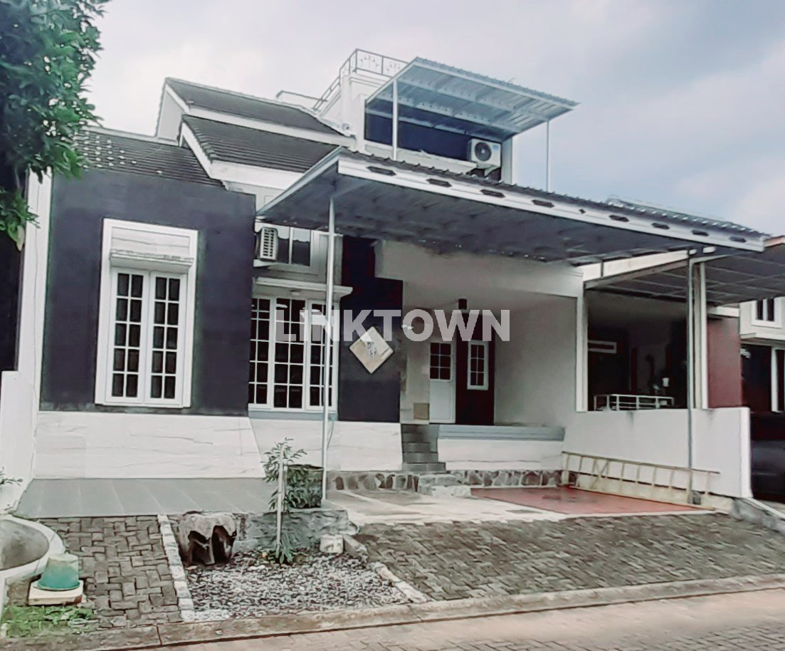 Rumah 3 Lantai Rooftop di Graha Taman Pelangi Bsb Semarang Rumah 3 Lantai Rooftop di Graha Taman Pelangi Bsb Semarang