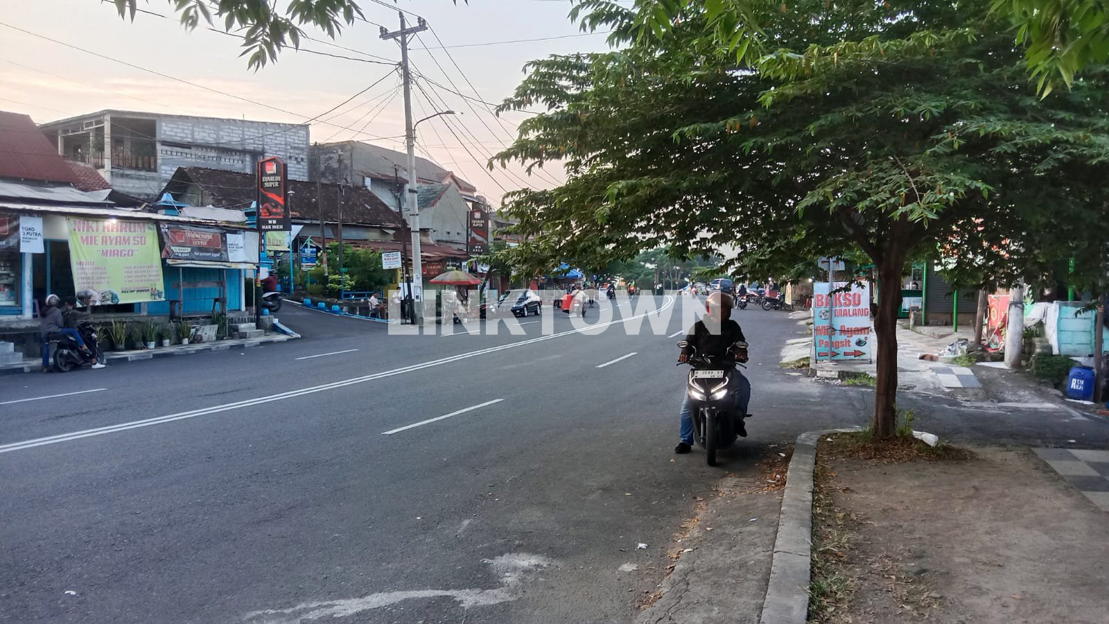 Rumah Cocok untuk Hunian, Kantor atau Usaha Strategis Dekat Bandara di Semarang Barat