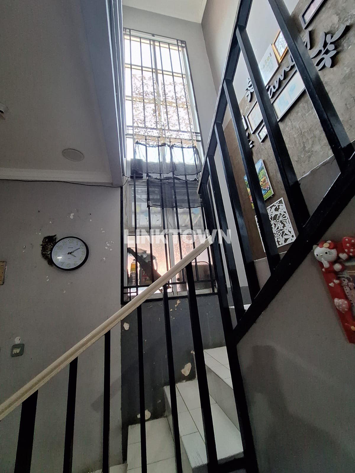 Dijual Rumah Bagus Siap Huni 2 Lantai Furnish