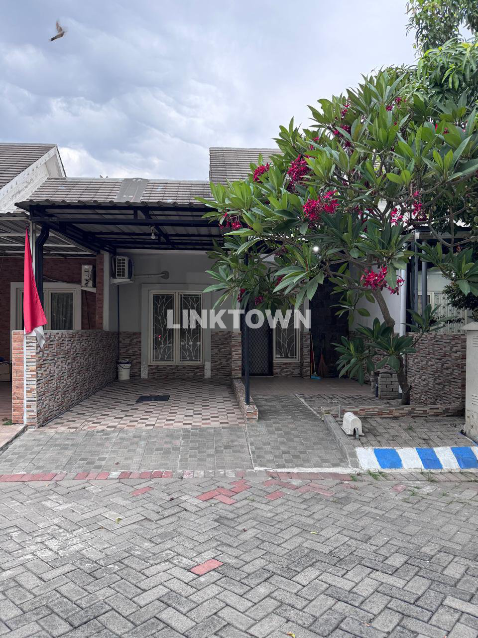 Rumah Strategis Nol KM Jalan Raya di The Taman Dhika Sidoarjo Rumah Strategis Nol KM Jalan Raya di The Taman Dhika Sidoarjo