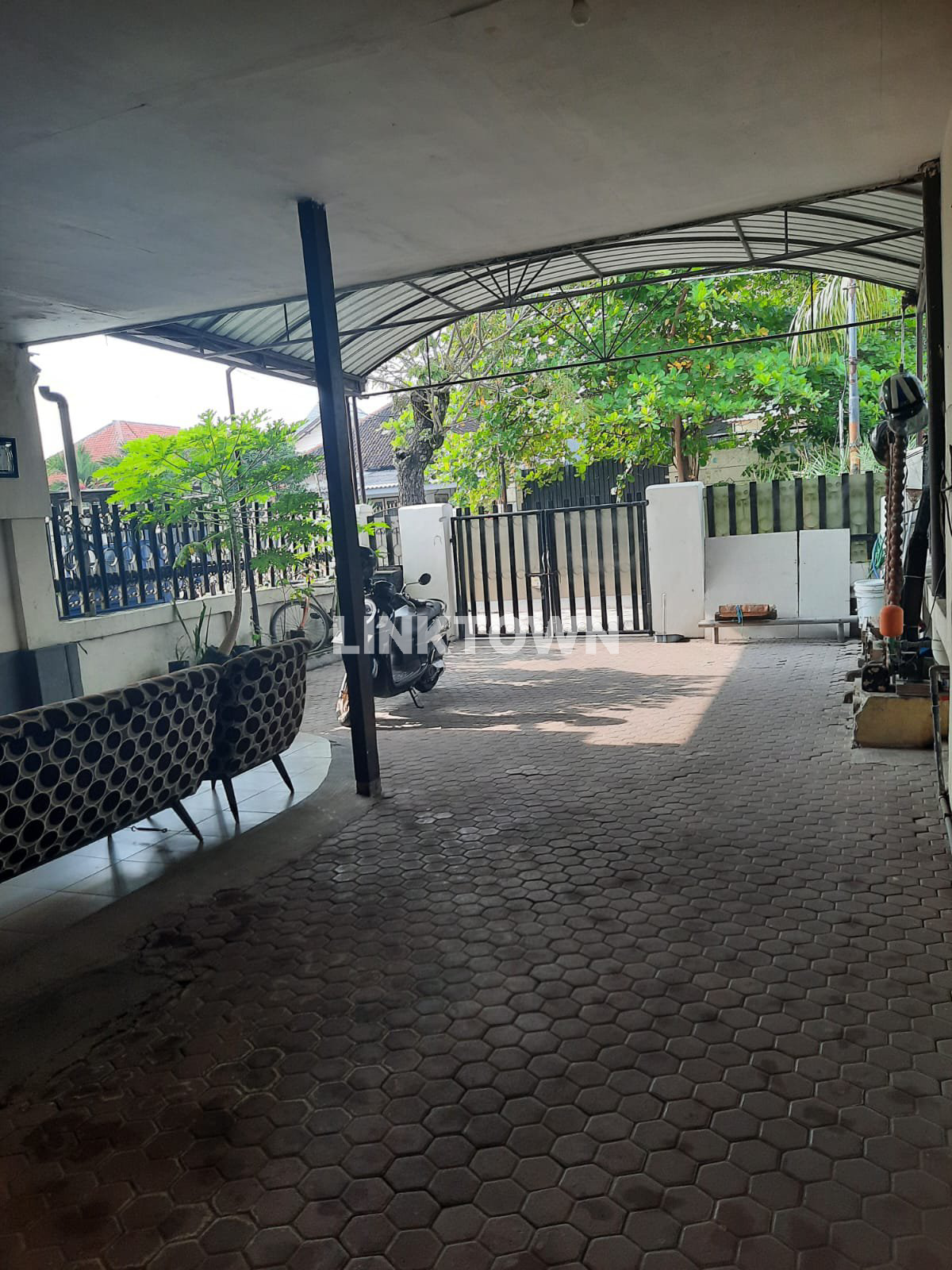 Dijual Rumah Cocok untuk Kantor dan Usaha di Diponegoro Dekat Pusat Kota Surabaya