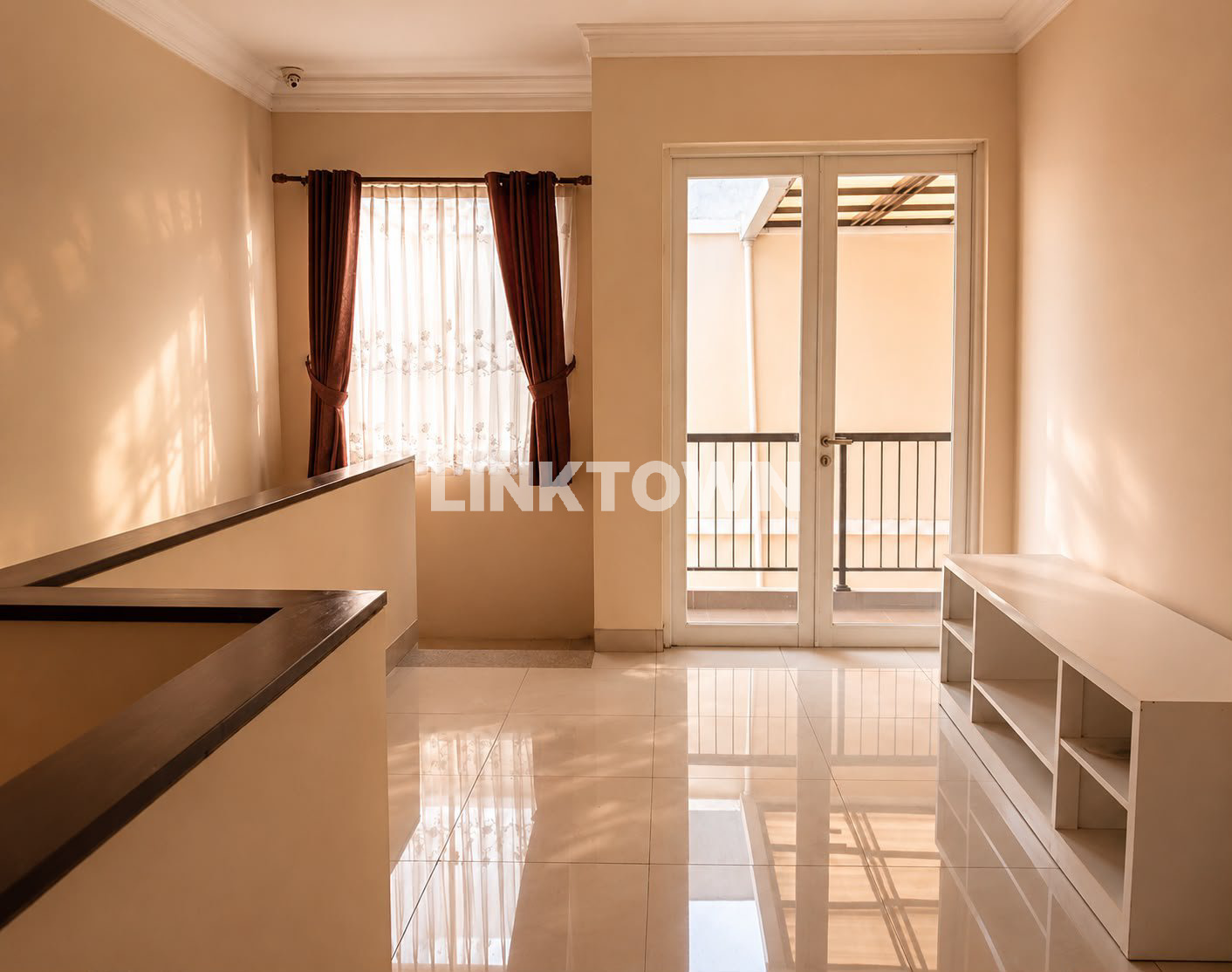 Jual Cepat Harga di Bawah Pasaran Full Furnished Dekat Pakuwon Mall