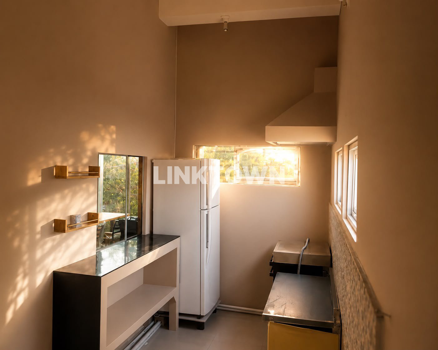 Ruko Furnished 3.5 Lantai Harga Nego di Kawasan Graha Natura dan Alam Galaxy